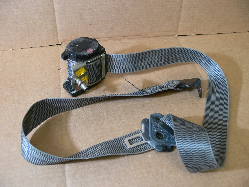 LAND ROVER DISCOVERY 200/300 TDI FRONT PASSENGER SIDE SEAT BELT BTR7765LNF