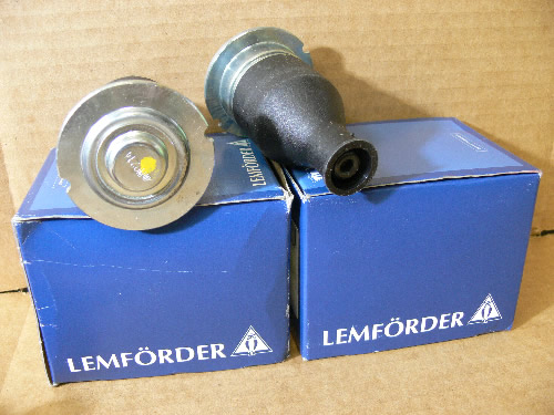 thumbnail interactive-video image 1 of Front Lower Control Arm With Ball Joint – Right Passenger Side For 2006-2013 Range Rover Sport 1 of 4