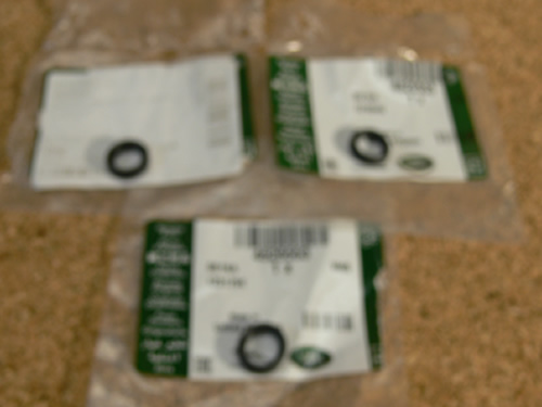 GENUINE LAND ROVER CAMSHAFT OIL SEAL RANGE ROVER 06-09 LR3 SPORT 4526553 SET 3