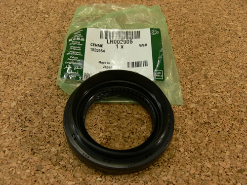 GENUINE LAND ROVER TRANSMISSION DIFFERENTIAL SEAL RANGE EVOQUE LR2 LR002905