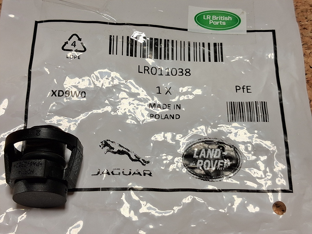 GENUINE LAND ROVER INTERCOOLER HOSE DRAIN PLUG RANGE ROVER 13 ON RANGE ROVER SPORT ON 14 LR011038