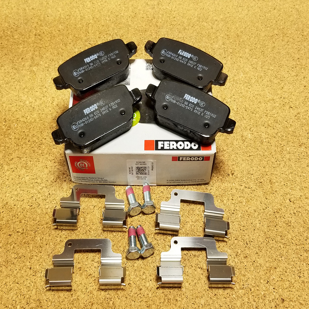 LAND ROVER REAR BRAKE PADS LAND ROVER LR2 NEW LR023888 FERODO