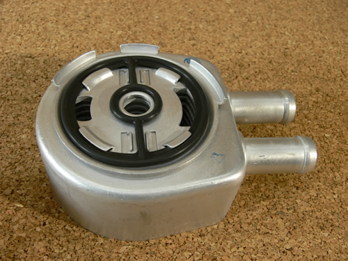 LAND ROVER ENGINE OIL COOLER  LR2 EVOQUE RANGE ROVER DISCOVERY SPORT LR025515