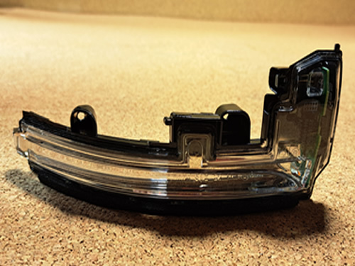 LAND ROVER MIRROR LAMP SIDE FLASHER LR4 RANGE ROVER SPORT 14 ONWARD RANGE ROVER 13 ONWARD RANGE ROVER EVOQUE RH LR027945