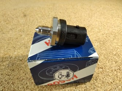 LAND ROVER FUEL INJECTOR PRESSURE SENSOR RANGE ROVER 13 LR4 RANGE ROVER SPORT 14 LR044707