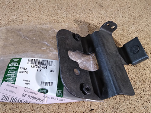 GENUINE LAND ROVER HORN BRACKET RANGE ROVER EVOQUE DISCOVERY SPORT 15 ON LR048784 OEM NEW