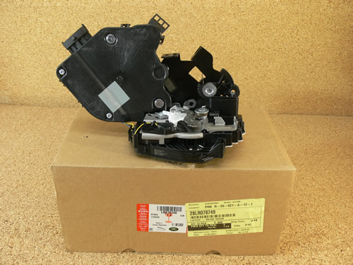 GENUINE LAND ROVER REAR DOOR LATCH RANGE ROVER 2014 SPORT 2014 LH NEW LR078749