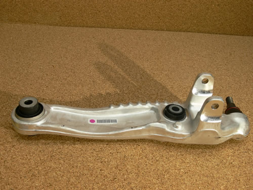 thumbnail interactive-video image 1 of Pair Front Lower Control Arms For Land Rover Range Rover & Sport - W/ Bushings - 3984701 / LR113307 1 of 2