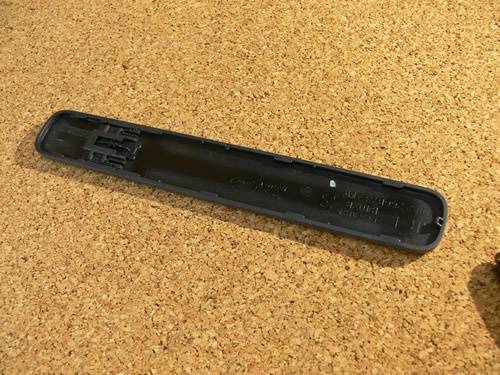 Genuine Land Rover Front Right Door Handle Cover For Range Rover Velar – New LR135269