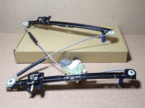LAND ROVER FRONT WINDOW REGULATOR  LH DISCOVERY 2017 ONWARD NEW LR153954