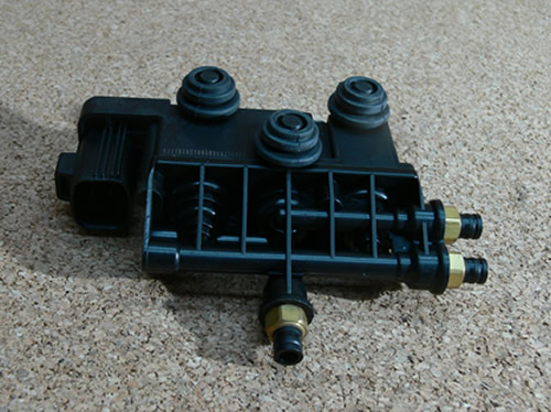LAND ROVER REAR AIR SUSPENSION SOLENOID VALVE RANGE ROVER 06 – 12 NEW RVH500050